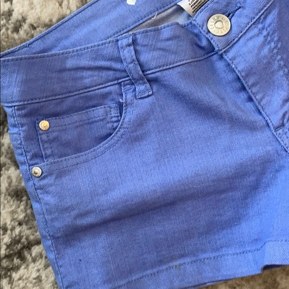 Shorts - Picture 2 of 3